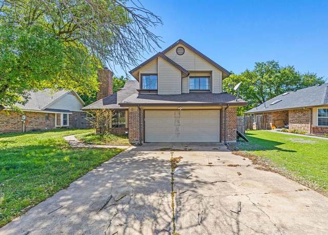 Property at 4377 Hemingway Dr, Grand Prairie, TX 75052, 3 beds, 2.5 baths