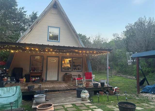 Property at 1015 Comanche Cove Dr, Granbury, TX 76048, 2 beds, 1 bath
