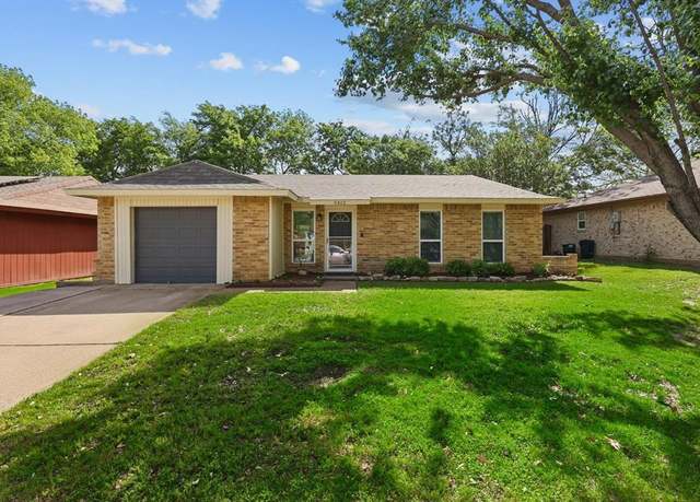 Property at 5412 Prince Dr, Lake Dallas, TX 75065, 3 beds, 1 bath