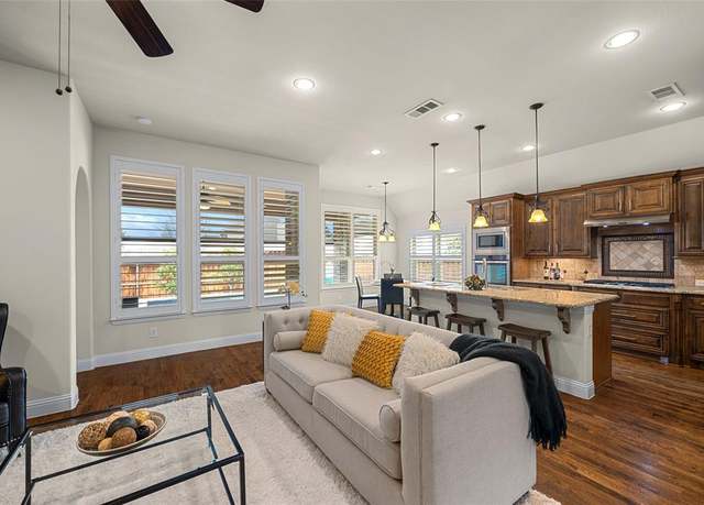 Property at 864 Gaited Trl, Frisco, TX 75036, 3 beds, 2.5 baths