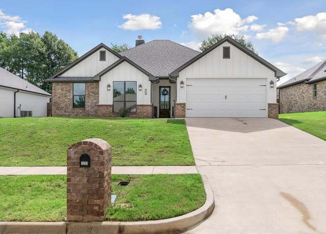 Property at 1231 Nate Cir, Bullard, TX 75757, 3 beds, 2 baths