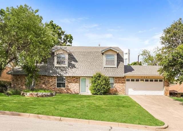 Property at 7367 Greenacres Dr, Fort Worth, TX 76112, 4 beds, 2.5 baths