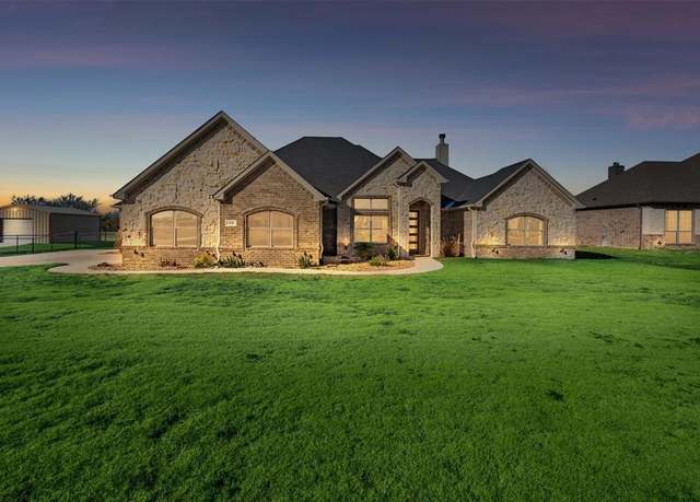 Property at 1030 Alex Dr, Springtown, TX 76082, 5 beds, 3 baths