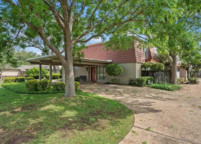 Property at 2813 Mount Carmel Dr, Waco, TX 76710, 3 beds, 2.5 baths