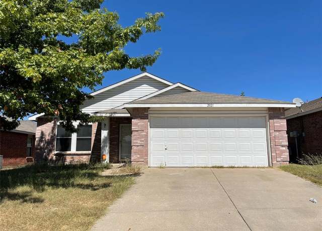 Property at 2021 Navada Way, Fort Worth, TX 76247, 3 beds, 2 baths