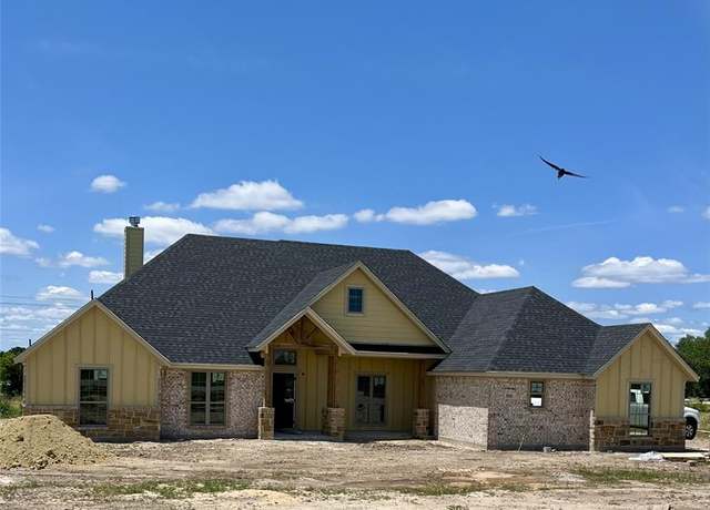 Property at 1041 Uplift Dr, Weatherford, TX 76087, 3 beds, 2 baths