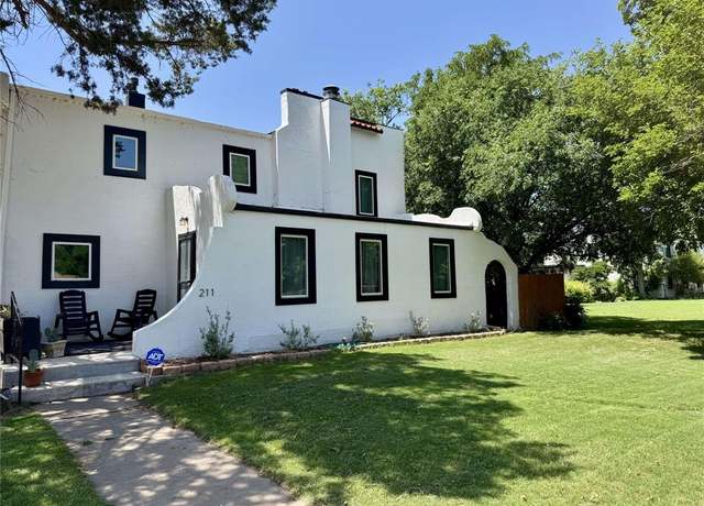 Property at 211 NW Alpine Dr, Plainview, TX 79072, 4 beds, 2.5 baths