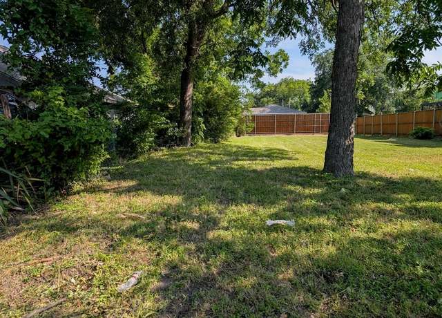 Property at 1910 Dennison St, Dallas, TX 75212