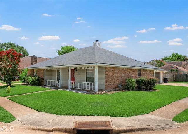 Property at 5900 Stockwood St, Bossier City, LA 71111, 3 beds, 2 baths