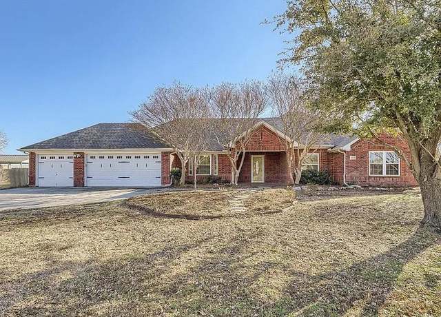 Property at 864 Fairview Dr, Krugerville, TX 76227, 5 beds, 2 baths