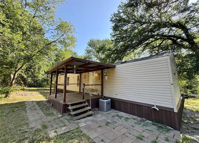 Property at 1121 E Morgan St, Denison, TX 75021, 2 beds, 2 baths