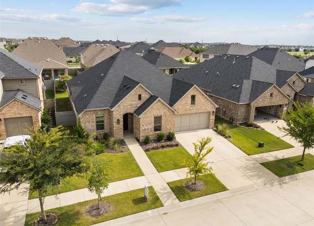 Property at 1412 14th St, Argyle, TX 76226, 4 beds, 4 baths
