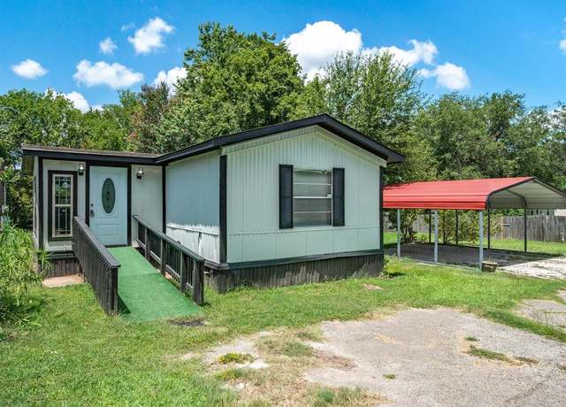 Property at 476 Airway Ave, Tyler, TX 75704, 3 beds, 2 baths