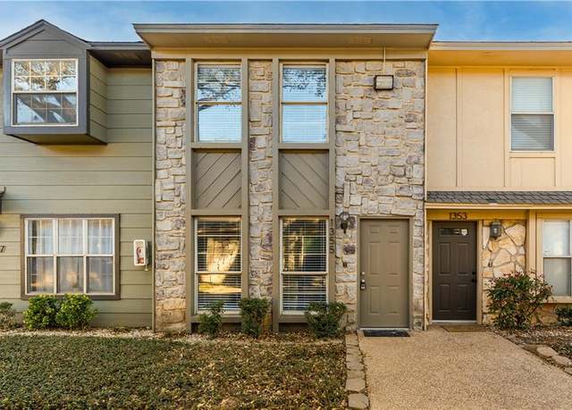 Property at 1355 S 11th St, Waco, TX 76706, 2 beds, 2.5 baths