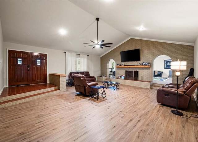 Property at 739 Bluebonnet St, Mexia, TX 76667, 3 beds, 2 baths