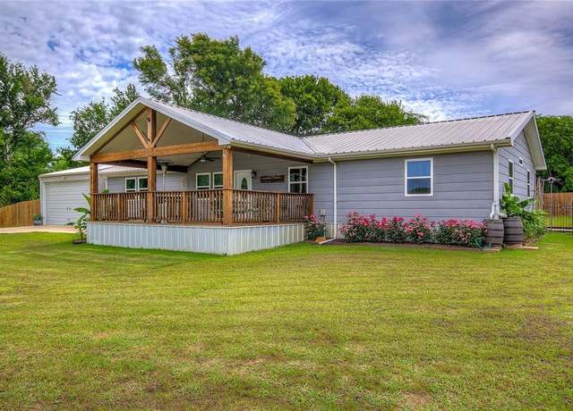 Property at 185 Seminole Trl, East Tawakoni, TX 75472, 4 beds, 2 baths