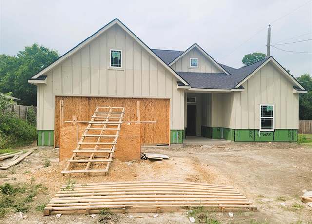 Property at 625 Atlanta St, Fort Worth, TX 76104, 3 beds, 2 baths