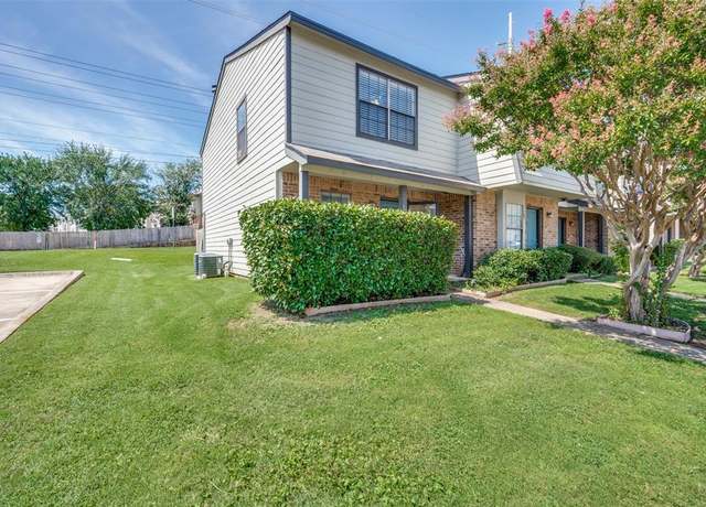 Property at 700 W Collins St, Denton, TX 76201, 3 beds, 2 baths