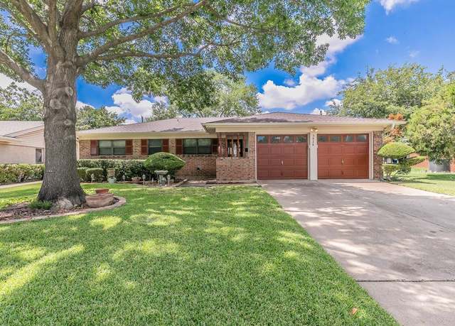 Property at 5828 Westcrest Dr W, Edgecliff Village, TX 76134, 3 beds, 2 baths