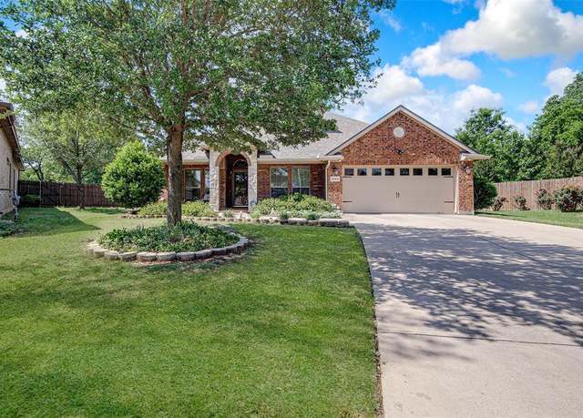 Property at 5123 Carnoustie Trl, Arlington, TX 76001, 4 beds, 2 baths