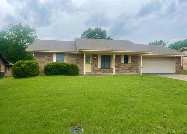 Property at 128 Michel St, Sulphur Springs, TX 75482, 3 beds, 2 baths