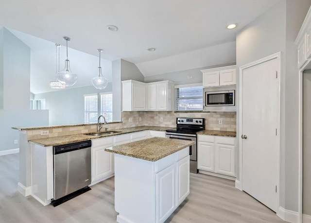 Property at 7612 Sunburst Trl, Denton, TX 76210, 3 beds, 2 baths