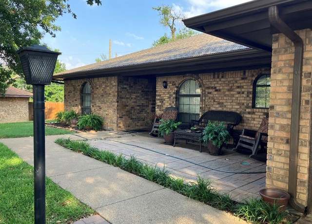 Property at 3913 Misty Meadow Dr, Fort Worth, TX 76133, 3 beds, 2 baths