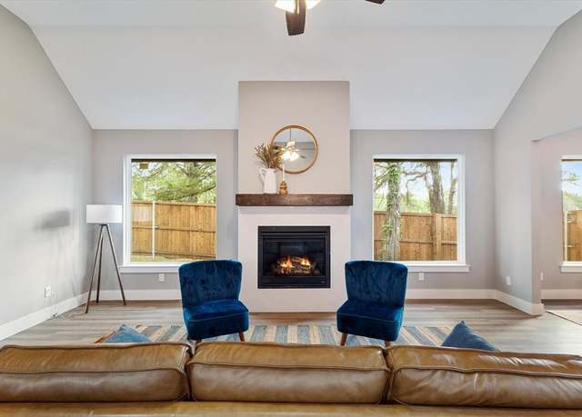 Property at 133 Pueblo Dr, Lake Kiowa, TX 76240, 3 beds, 2.5 baths