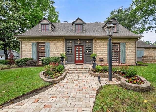 Property at 1111 Governors Dr, Corsicana, TX 75110, 4 beds, 3.5 baths