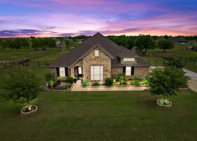 Property at 7820 Windridge Dr, Godley, TX 76044, 4 beds, 3 baths