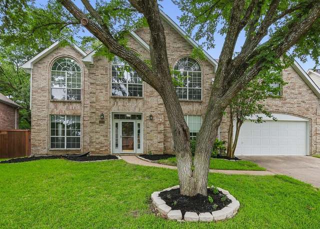 Property at 4204 Crescent Dr, Flower Mound, TX 75028, 5 beds, 2.5 baths