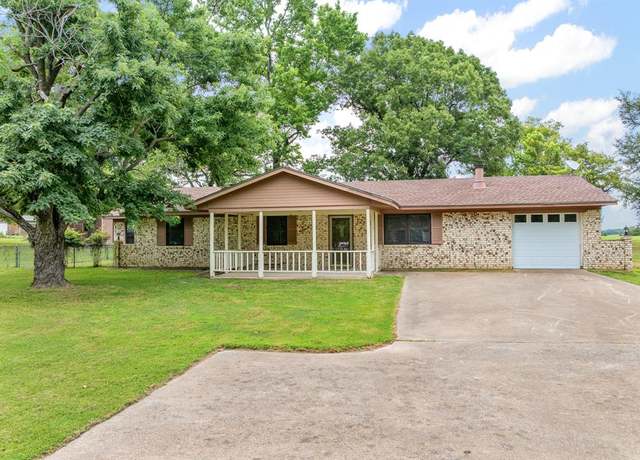 Property at 24264 State Hwy 64, Canton, TX 75103, 4 beds, 3 baths