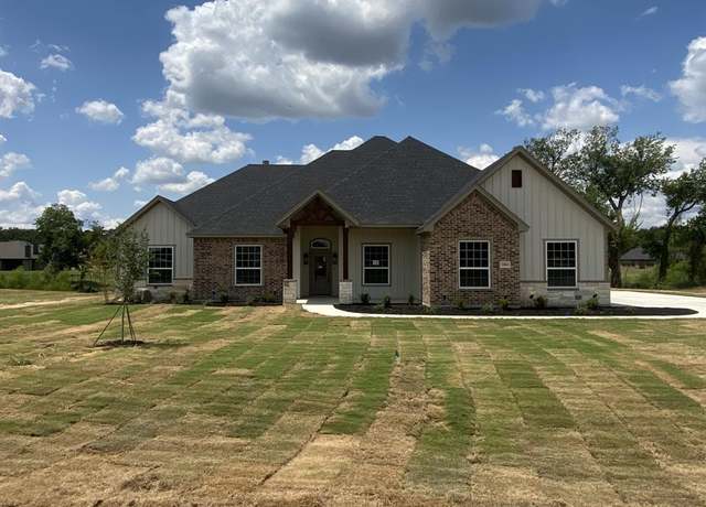 Property at 1004 Hennesay Park, Springtown, TX 76082, 4 beds, 2 baths