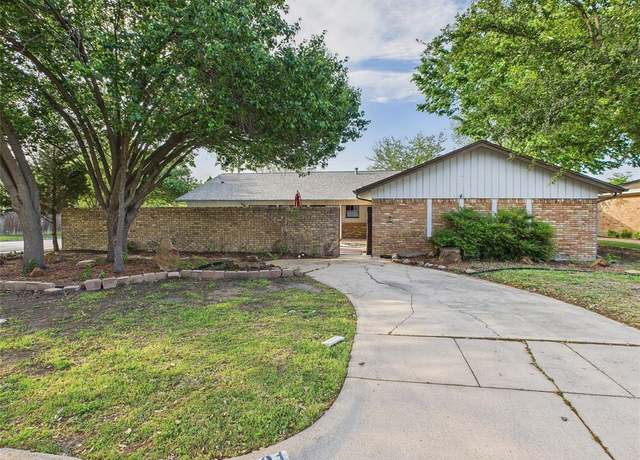 Property at 3701 Lawndale Ave, Fort Worth, TX 76133, 4 beds, 2 baths