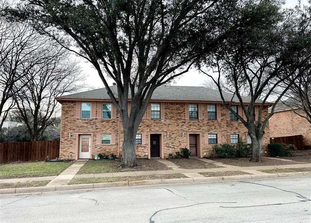 Property at 7409 Kingswood Dr, Fort Worth, TX 76133, 2 beds, 1.5 baths