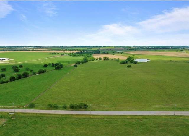 Property at 635 W W A Neel Rd, West, TX 76691
