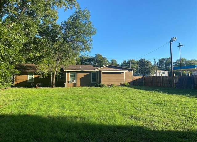 Property at 1205 E Henderson St, Cleburne, TX 76031, 3 beds, 2 baths