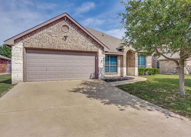 Property at 512 Wolf Dr, Forney, TX 75126, 5 beds, 2 baths