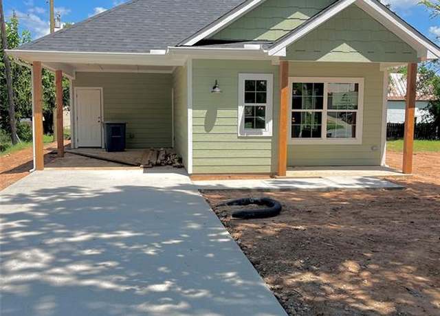 Property at 410 N Houston Ave, Denison, TX 75021, 3 beds, 2 baths