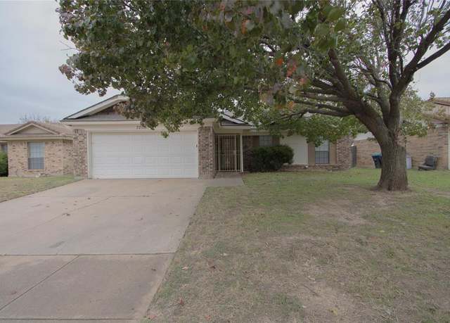 Property at 7208 Ridge Rd W, Fort Worth, TX 76133, 3 beds, 2 baths