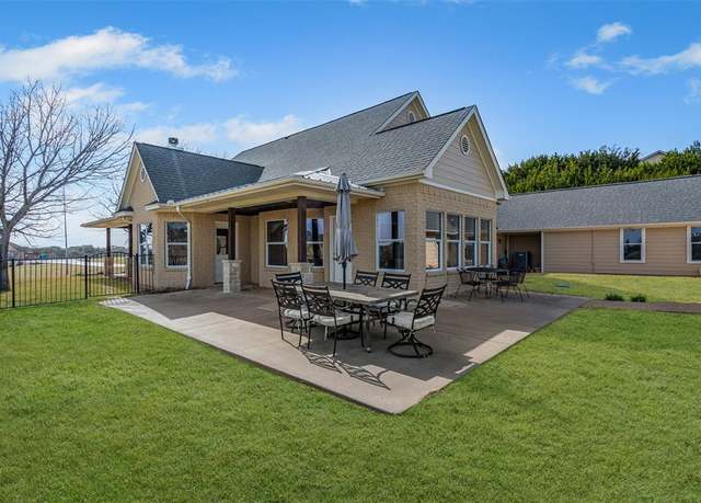 Property at 2118 Darby Dan Ct, Granbury, TX 76049, 3 beds, 2 baths