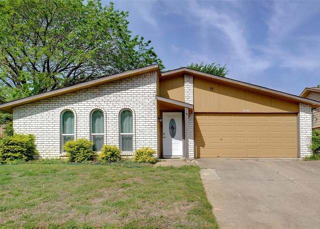 Property at 2602 Meadowview Dr, Arlington, TX 76016, 3 beds, 2 baths