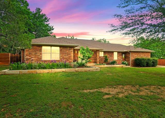 Property at 2020 Sauls Ln, Denton, TX 76209, 3 beds, 2.5 baths