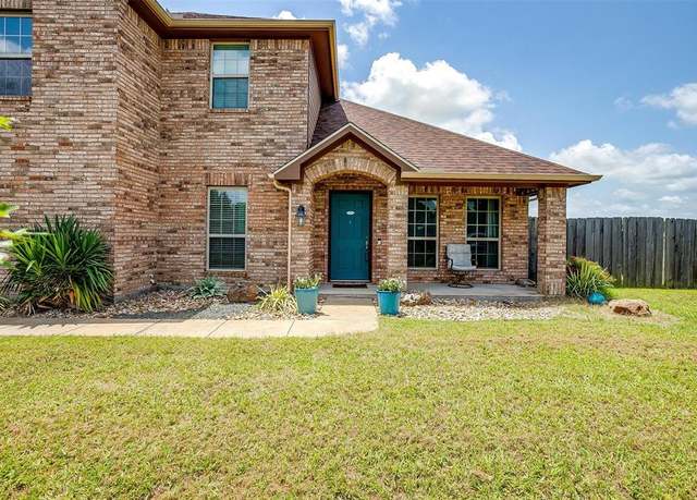 Property at 9440 Mattie Ln, Waxahachie, TX 75167, 4 beds, 2.5 baths