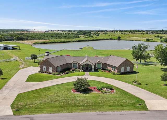 Property at 6718 Eastview Dr, Sachse, TX 75048, 4 beds, 2.5 baths