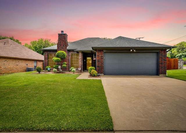 Property at 3716 Indian Wells Dr, Arlington, TX 76017, 3 beds, 2 baths