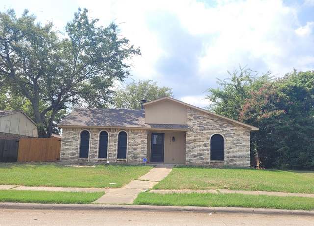 Property at 7530 Christie Ln, Dallas, TX 75249, 3 beds, 2 baths