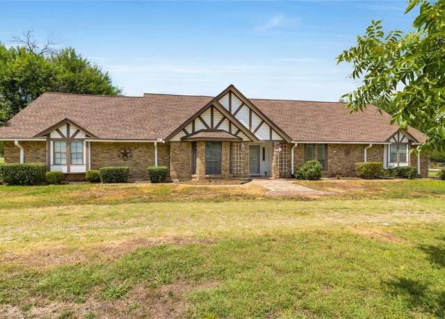 Property at 4903 Sachse Rd, Sachse, TX 75048, 3 beds, 2 baths