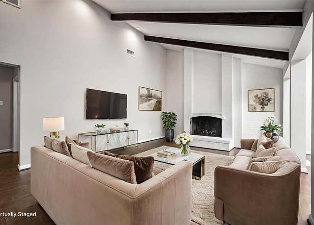 Property at 10654 Sandpiper Ln, Dallas, TX 75230, 3 beds, 2.5 baths