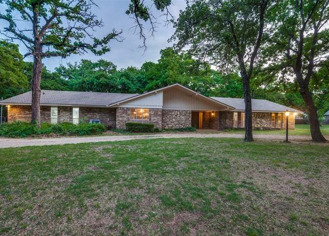 Property at 3300 Hollow Creek Rd, Arlington, TX 76001, 4 beds, 2.5 baths